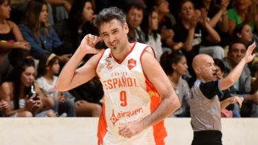 Magistral. Fue la noche de Sepúlveda, que anotó todos sus puntos desde tercera dimensión. (Archivo Matías Subat)