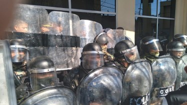 La sede legislativa con fuerte presencia del Cuerpo de Operaciones Especiales y Rescate de la Policía.