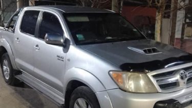 La camioneta robada el lunes por la noche en Roca.