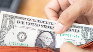 Dólar hoy: el blue cotiza arriba de $1.200 y el MEP vuelve a subir este jueves 17 de octubre de 2024