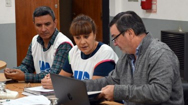 Rápida reacción del gremio docente ante la fiscalización de licencias por parte del gobierno. Foto: Marcelo Ochoa.