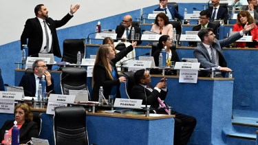 Momentos de tensión también se vivieron dentro del recinto. Foto: Marcelo Ochoa.