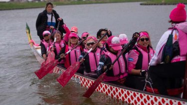 El remo es una actividad recomendada para pacientes recuperadas o en tratamiento de cáncer de mama. Foto gentileza. 