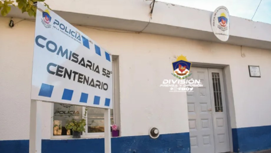 Un joven de Centenario fue detenido tras una intensa persecución armada por los patios de viviendas vecinas