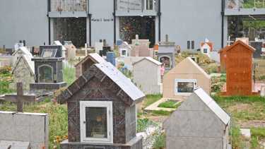 Cipolletti enfrenta escasez de espacio en el cementerio: intiman a 600 familias por nichos vencidos