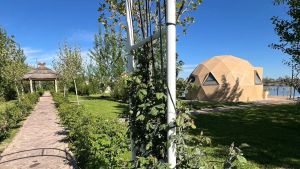 ¿Sabés que hay domos de lujo a 30 km de Neuquén y Cipolletti? Mirá este glamping, desconexión &#8216;premium&#8217; en medio de las bardas