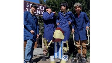 Homenaje a Messi: alumnos de Villa La Angostura crearon la «Messicleta»