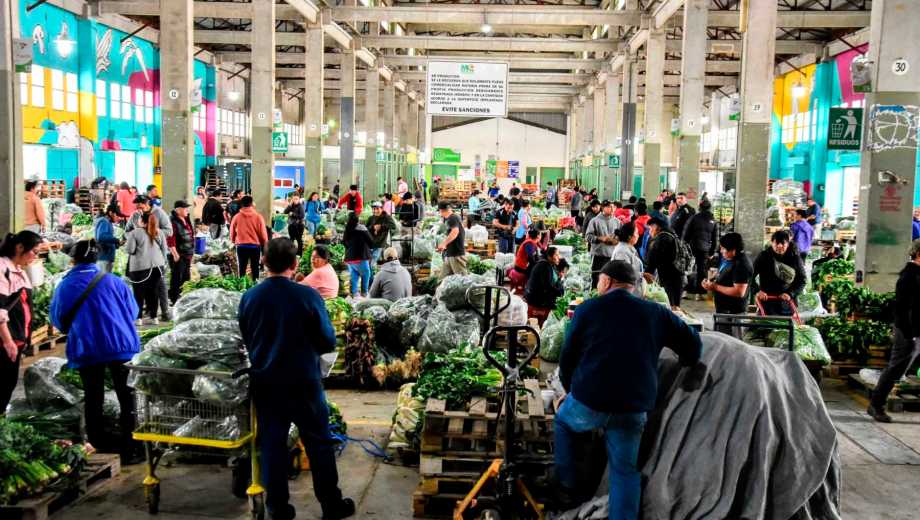 Los productos neuquinos que habitualmente no forman parte de la oferta se incorporarán a la amplia variedad disponible en el mercado. Foto: archivo Cecilia Maletti. 