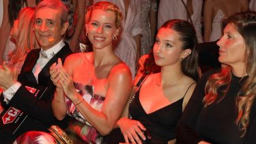 Nicole Neumann e Indiana Cubero. Foto: revista Caras.-