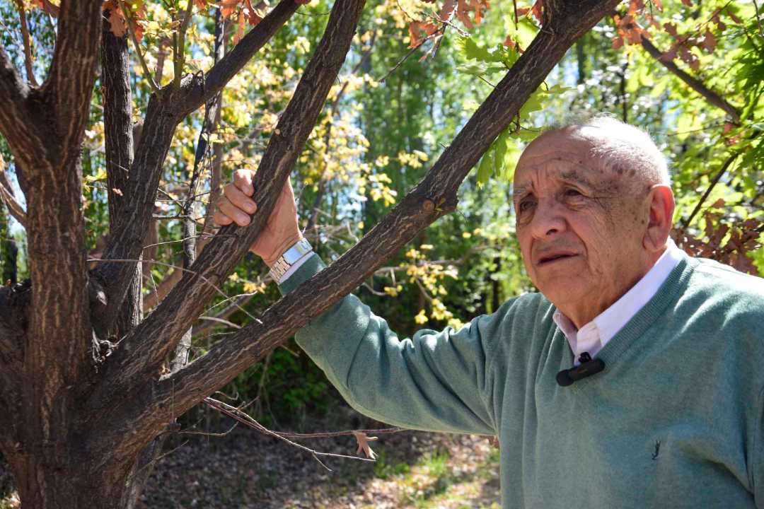 Humberto, con lágrimas en los ojos, hablando de su proyecto. Foto: Cecilia Maletti.