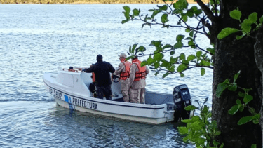 Búsqueda de la joven desaparecida en el Río Negro. Foto: gentileza policía.