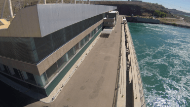 El ministro de Infraestructura de Neuquén abordó los avances en las obras del Puente Rinconada y la situación crítica de las rutas provinciales.