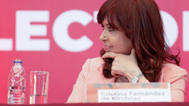 Cristina Kirchner criticó a Luis Caputo y a los gobernadores que apoyan a Milei.