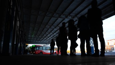 Los colectivos de larga distancia con la desregulación no tendrán obligación de entrar a las terminales de las ciudades en Río Negro. Foto: Andrés Maripe