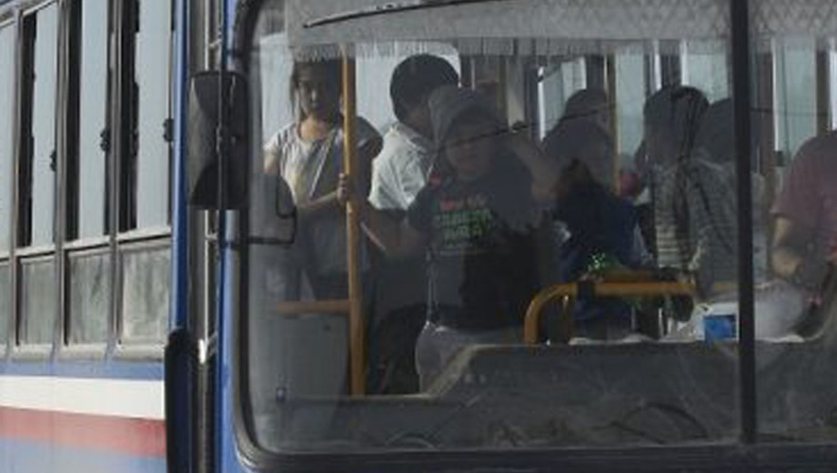 El transporte escolar para escuelas especiales, primarias y secundarias en al menos nueve ciudades es solventado por la Provincia. Archivo