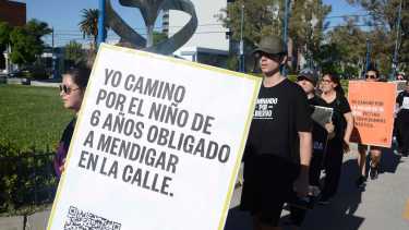 El Anfiteatro del Canalito roquense fue uno de los puntos de encuentro para la "Caminata Mundial por la Libertad", contra la trata de personas. Foto: Andrés Maripe.
