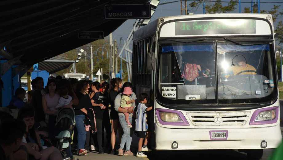 Como funcionarán los colectivos para la fiesta de la sidra en Roca.
