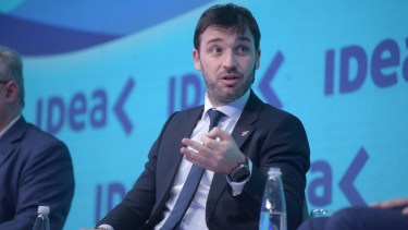 Crítico. El gobernador de Chubut se mostró crítico con el gobierno nacional.