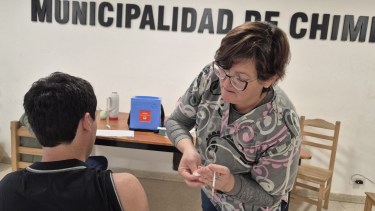 El brote en Lamarque motivó un refuerzo en la vacunación en localidades vecinas, como Chimpay - Foto: 