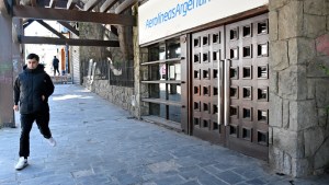 Aerolíneas Argentinas cierra oficinas en cuatro provincias: reubicarán empleados en aeropuertos