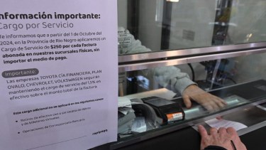 Cobro extra en Rapipago. Foto: Marcelo Ochoa.