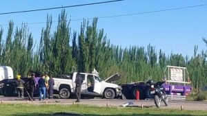 Choque entre un camión y una camioneta petrolera en Río Negro: el conductor herido está grave