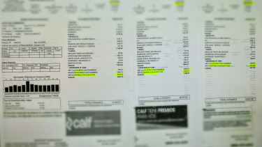 El incremento de las tasas municipales se lee en las boletas de CALF (foto Cecilia Maletti)