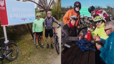 De casco amarillo, Juan Carlos, en los recuerdos de pedaleadas con amigos - Foto: Gentileza.