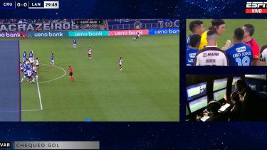 Con polémicas, el VAR le anuló un gol a Lanús.