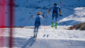 Instructores de esquí del Cerro Chapelco reclaman en San Martín de los Andes: denuncian incumplimientos de la nueva concesionaria