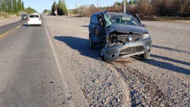 El accidente fue en Ruta 22, en uno de los accesos a Cervantes. Foto:  La Comuna de Regina.