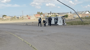 Murió un motociclista en Viedma tras chocar contra una camioneta del Servicio Penitenciario