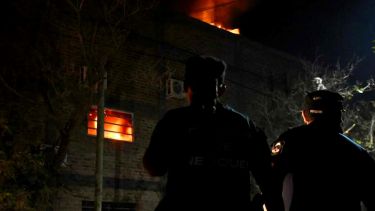 Un incendio afectó en marzo pasado un galpón en barrio Belgrano de Neuquén. Foto: archivo (Matías Subat)