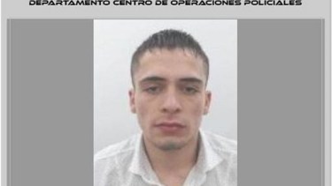 Rompió la tobillera electrónica, se fugó y no lo pueden encontrar en Neuquén: Policía difundió su imagen 