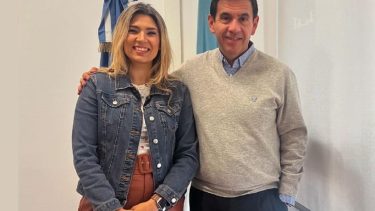 El actual jefe de Vialidad en Neuquén, Javier Cerda, junto a la diputada Nadia Márquez. Foto: gentileza.