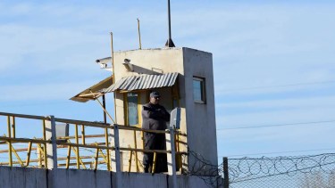 Una insólita polémica por los alimentos de las personas detenidas se abrió en Neuquén. (Archivo)