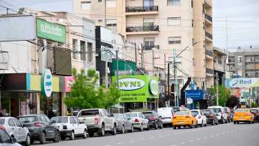 Neuquén buscará incentivar nuevas habilitaciones comerciales e industriales en Neuquén con un 2025 libre de tasas y de tributos por habilitaciones (foto Florencia Salto)