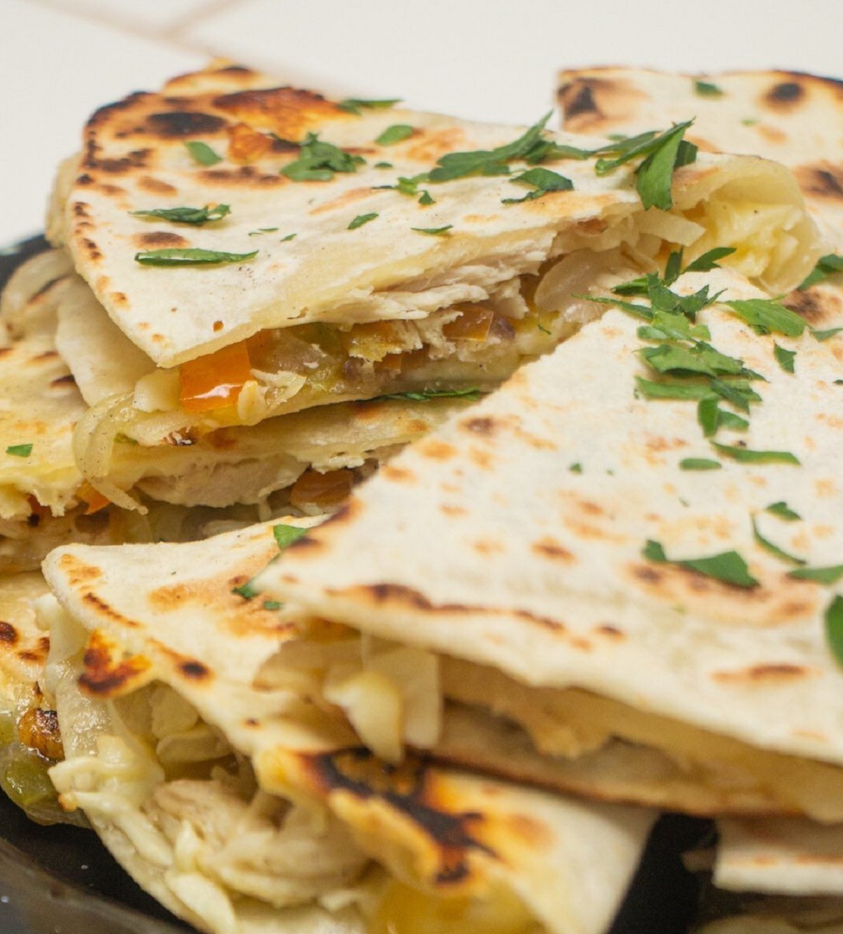 Receta fácil de quesadillas caseras de pollo para cualquier ocasión