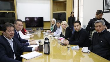 Salarios estatales en Neuquén: el cronograma de la convocatoria del Gobierno para las paritarias 2026