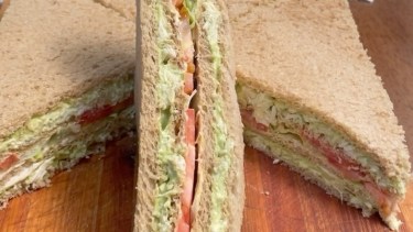 Recetón: sandwich de miga de pollo y palta