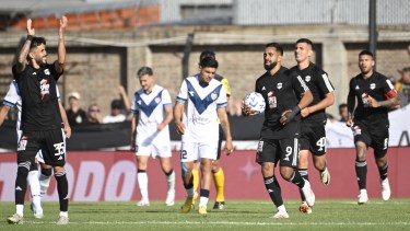 Vélez igualó con Deportivo Riestra en la Liga Profesional. Foto: FBaires.