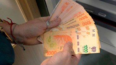 ¡Confirmado! Los estatales de Río Negro cobrarán el aguinaldo de diciembre 2025 antes de Navidad: las fechas claves