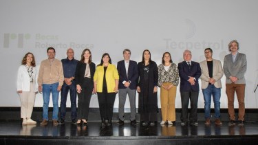Tecpetrol y el Grupo Techint entragaron 135 becas educativas en la región.