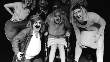 Una crónica bufa de un vecindario más común de lo que parece. (FOTOS; Gentileza)