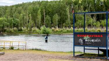 Murió un joven luego de una riña en el balneario Sandra Canale de Neuquén. Foto: Archivo Cecilia Maletti. 