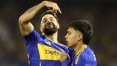 Milton Giménez metió el 1 a 0 de Boca en una gran jugada de Zeballos. (Foto: AFP)