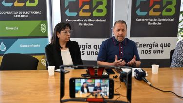 Cecilia Sandoval y José Luis Poggi, de la conducción de la CEB, hablaron con la prensa. El presidente Carlos Aristegui estuvo ausente. (Alfredo Leiva)