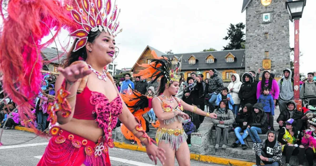 Feriados 2025 cuándo cae Carnaval y por qué será el primer fin de