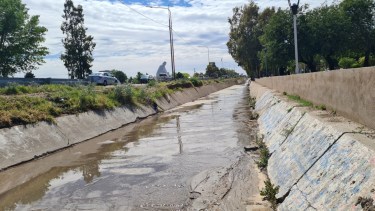 VideoI Limpian las calles anegadas después de la tormenta en Cutral Co y Plaza Huincul