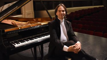 Horacio Lavandera es uno de los pianistas clásicos más destacados de su generación.